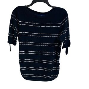 Pull On Black and White Ladies Top Square‎ Neckline Size Medium Apt 9